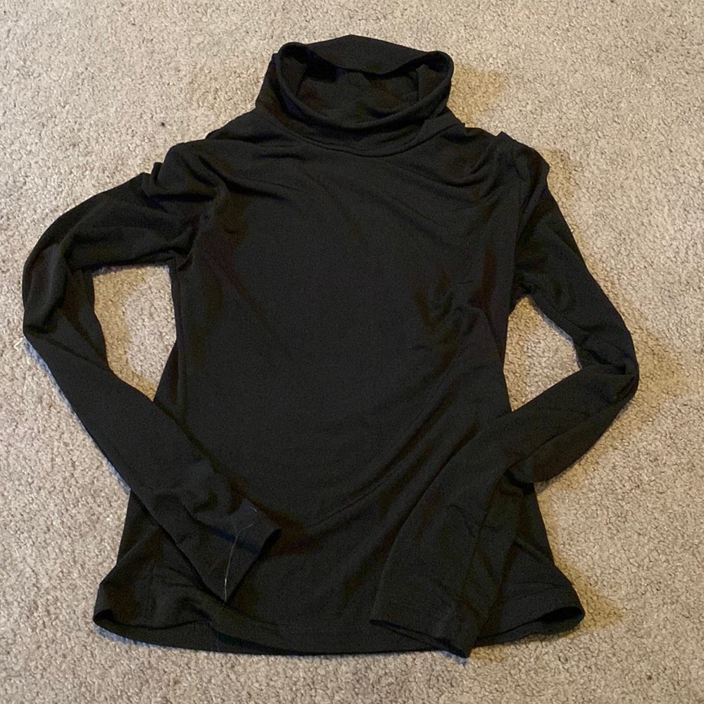 BLACK UNDERSHIRT TURTLENECK